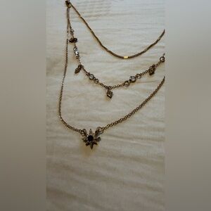 Elegant Gold Layered Necklace with Star Pendant